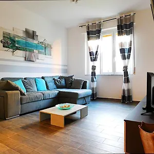 https://a-c-del-moro.hotelitalianriviera.com